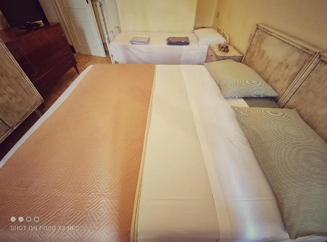 Hotel Delhy Viareggio 2*,